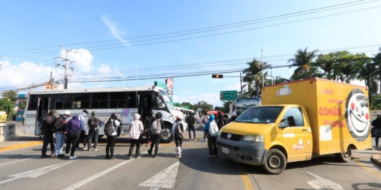 Señalan falta de equidad en los exámenes para primer ingreso en las escuelas normalistas en el estado.