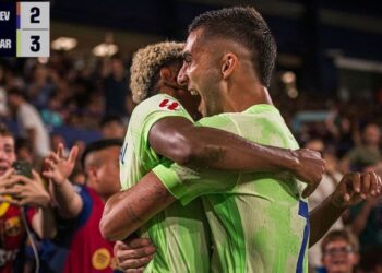 Barcelona remonta ante Levante con épico 2-3