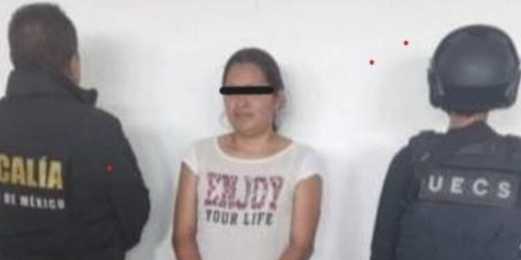 Mujer detenida por robo violento en San Mateo Piñas; escondió caja fuerte en su casa