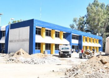 Mantenimiento y crecimiento de infraestructura, reducción de deuda en 3er. año del rector Cristian Carreño.