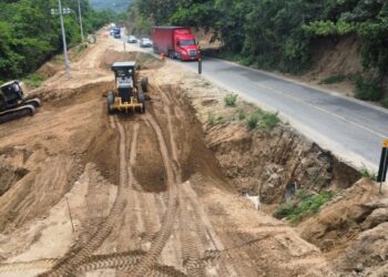 Trabajos afectan tránsito en la carretera 200 tramo Pochutla-Huatulco