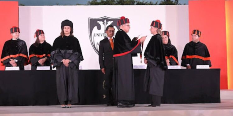 Realiza Universidad Anáhuac Oaxaca ceremonia de investidura rectoral a Caroline Mendoza Leclere