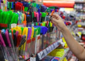 Exigen a Profeco atajar abusos con útiles escolares