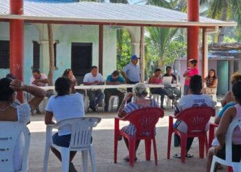 Ahora fue Huamelula; detienen y atacan a reportero en la Costa