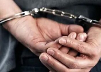 El mal hijo agredió a su madre y a su abuelita.