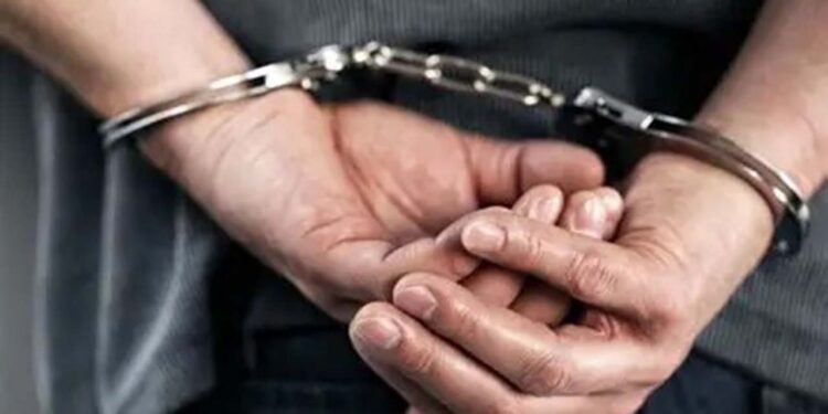 El mal hijo agredió a su madre y a su abuelita.