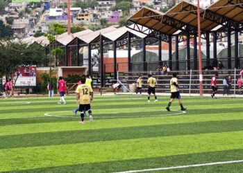 En el parque Primavera se realizó el futbol 6.