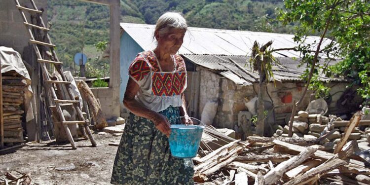 Foto: Archivo El Imparcial // En Oaxaca, aumentó el porcentaje de la población con carencias sociales; el Inegi dio a conocer este miércoles los resultados de la pobreza multidimensional.