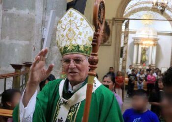 El arzobispo también exhortó a ser generosos sin esperar nada a cambio.