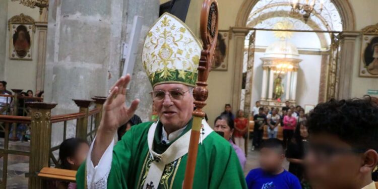 El arzobispo también exhortó a ser generosos sin esperar nada a cambio.