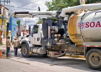 Emplean equipos Vactor y tecnología de video inspección para identificar y atender obstrucciones y daños en la infraestructura.