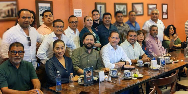 Especialistas y liderazgos refrendaron en Huajuapan su compromiso con la participación política y el empoderamiento de las mujeres.