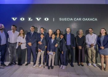 Directivos de Volvo Car México, junto a autoridades, encabezaron la inauguración.