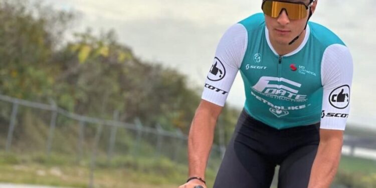 José Antonio Prieto se coronó con la cima del podio por su gran trabajo en la final de ruta varonil.