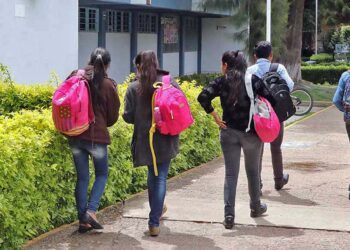 El gobierno de Oaxaca confirmó este martes que elimina las cuotas de inscripción y reinscripción para estudiantes de nivel medio superior y superior.