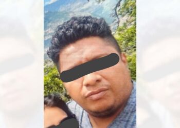 La detención se llevó a cabo a las afueras de una tienda Bodega Aurrerá en Teotitlán.