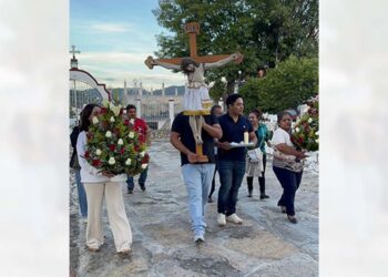La familia Cruz García organizó la misa de acción de gracias al Señor de Chalma.
