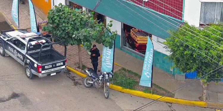 La parte afectada colaboró proporcionando las características de los responsables.