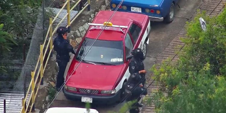 La unidad es un taxi del sitio Laodamia Reyes Etla.