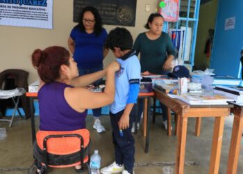 Los recursos se entregan de manera directa a las familias beneficiarias a través de la tarjeta de débito Bienestar.