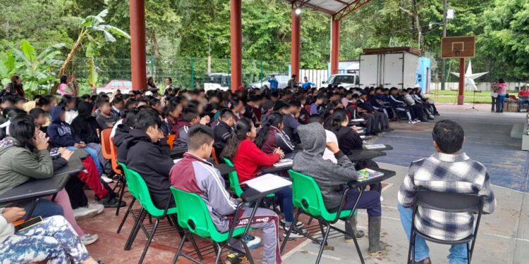 Los educandos continuarán recibiendo clases en los horarios normales.
