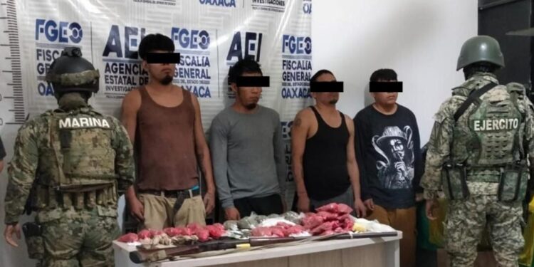 Operativo en Santiago Xanica deja cuatro detenidos y aseguran mariguana, cocaína y cristal