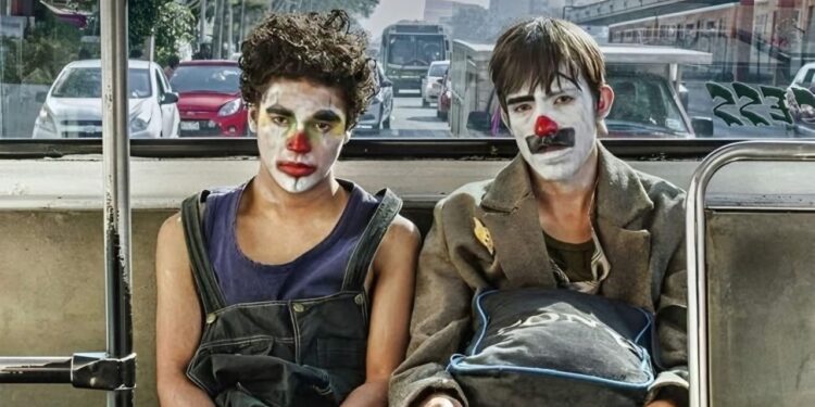 “Ojitos Mentirosos”: el trend viral de TikTok que mezcla maquillaje de payaso y crítica social