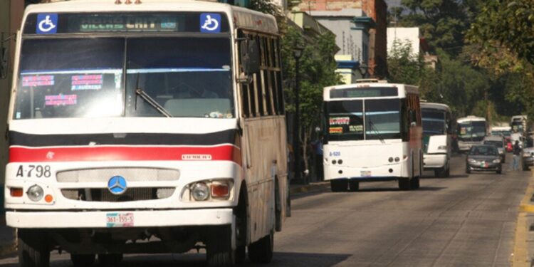 ¡Pulpo camionero se resiste a morir! Rechazan expansión de Binnibus en Oaxaca