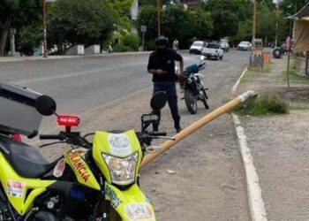 Presuntamente fue impactado por un vehículo de motor que se dio a la fuga.