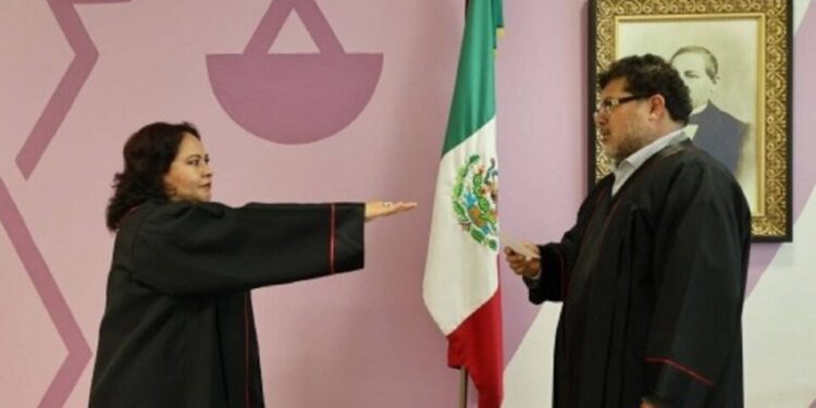Renuncia presidenta del TSJEO; nombran a Érika María Rodríguez