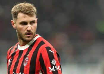 ¿Se va Santiago Giménez del AC Milan? Su agente rompe el silencio tras la derrota ante Cremonese