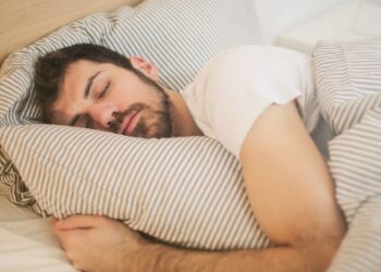 ¿Qué dice la psicología sobre soñar con personas que han fallecido?