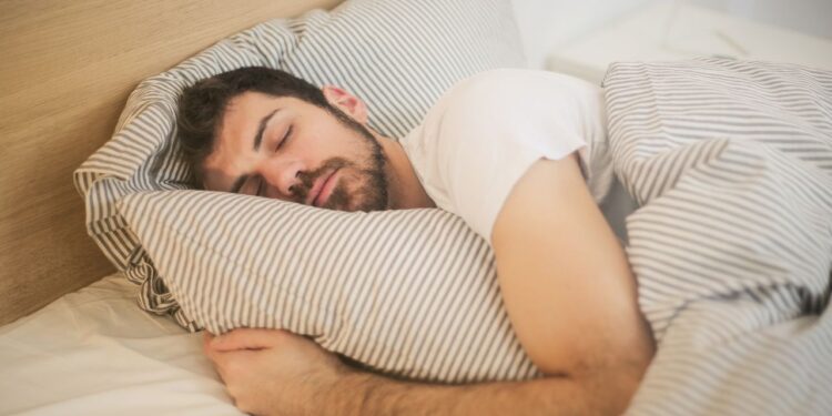¿Qué dice la psicología sobre soñar con personas que han fallecido?