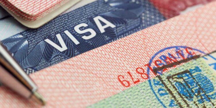 Estados Unidos exigirá hasta $300 mil pesos de fianza a turistas de ciertos países