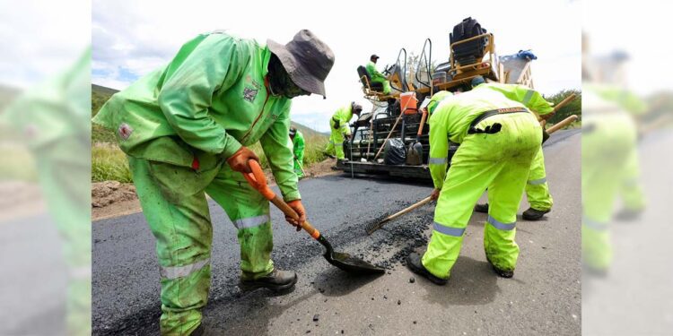 Rehabilitan la carretera de Huajuapan – Putla del plan Lázaro Cárdenas Federal