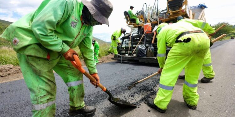 Plan Lázaro Cárdenas con 5.9 mil mdp para rehabilitar vías en la Mixteca