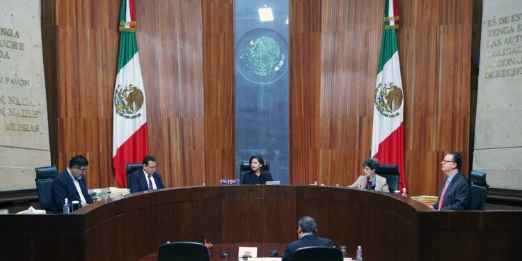 Palo al INE; ordena TEPJF reconocer triunfo de ganadores inhabilitados