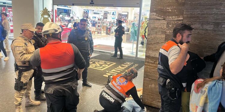 Pánico en Coyoacán, CdMx; cae elevador y lesiona a dos