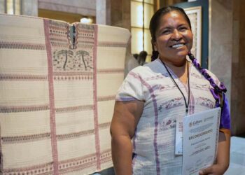 La oaxaqueña Francisca Palafox Herrán gana el máximo galardón del Concurso Nacional “Grandes Maestras y Maestros Artesanos"