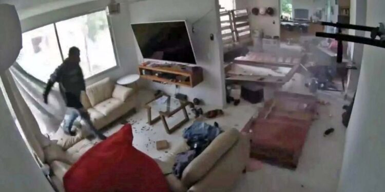 Foto: internet – ilustrativa // De las 373 denuncias por robo a casa habitación en lo que va del año, 50 han sido con violencia y 323 sin violencia.