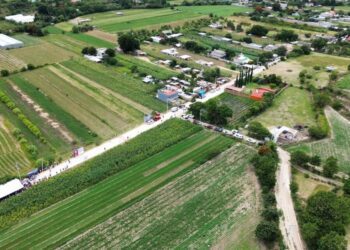 Tiene Huitzo nueva carretera; levantarán planta de tratamiento