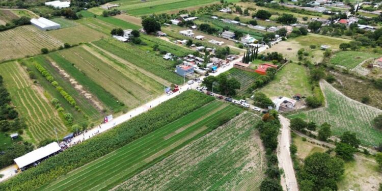 Tiene Huitzo nueva carretera; levantarán planta de tratamiento