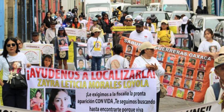 “Nadie escogió estar aquí”, lamentan víctimas en marcha por el Día de la Desaparición Forzada, en Oaxaca