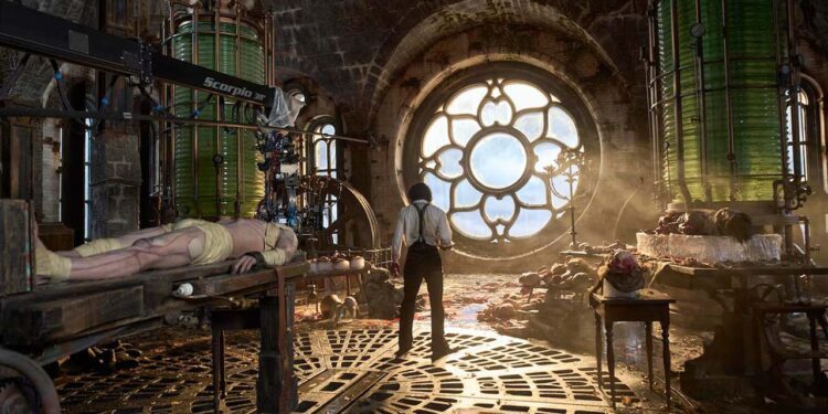 Venecia se rinde con 13 minutos de aplausos al Frankenstein de Del Toro