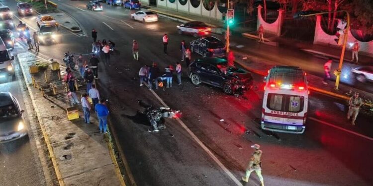 ¡Indignación y dolor! Educadora atropella a dos jóvenes y queda en libertad