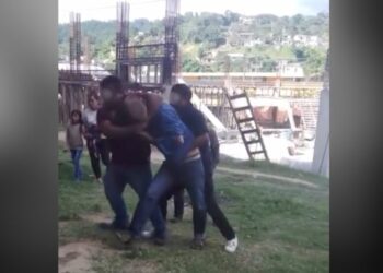 Arrastran a adulto mayor en Juquila Mixes; denuncian abuso de poder