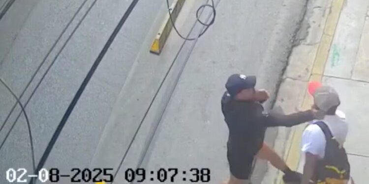¡Redes lo identifican, autoridades aún lo buscan! Ciclista golpeador de peatón en Oaxaca