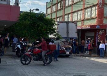 Camión sin control arrolla y mata a mujer de 69 años en Matías Romero