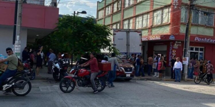 Camión sin control arrolla y mata a mujer de 69 años en Matías Romero