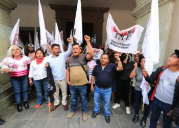 Integrantes de organizaciones sociales acusan a autoridades estatales y federales de formar parte de las acciones de despojo contra las comunidades.